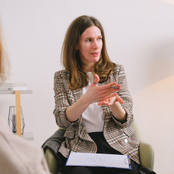 leider, coach of HR-professional in gesprek
